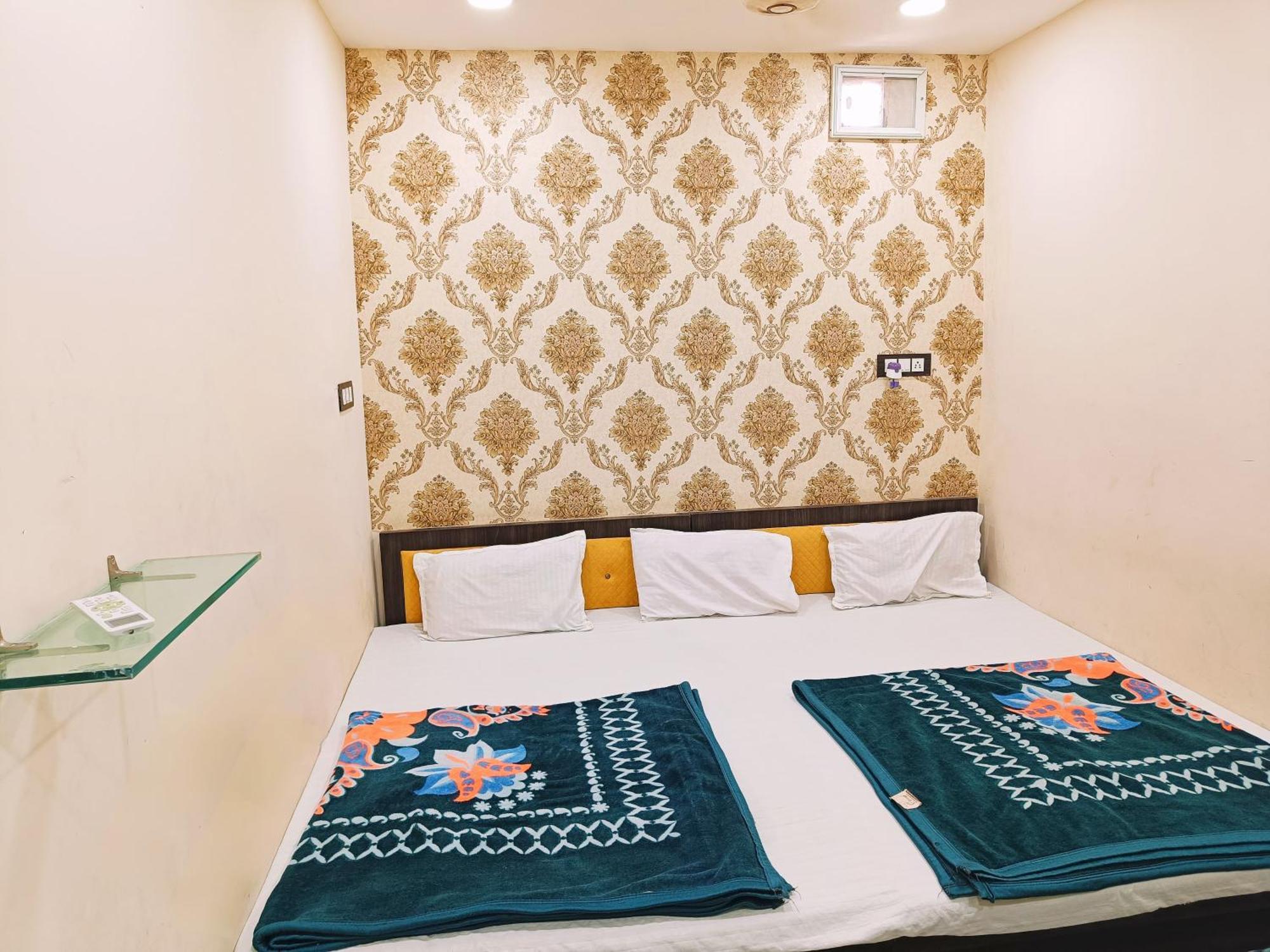 Hotel S Tower Удджайн Екстер'єр фото